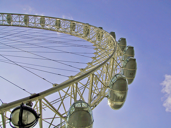 2000 04 10 - Millennium Wheel - 5 of 16