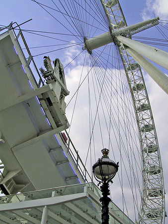2000 04 10 - Millennium Wheel - 9 of 16