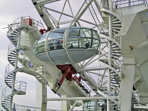 2000 04 10 - Millennium Wheel - 11 of 16