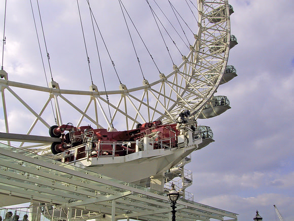 2000 04 10 - Millennium Wheel - 15 of 16
