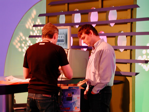 2000 05 26 - dotTV - 14 of 28