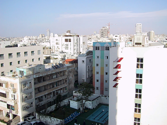 2001 05 09 - Tel Aviv, Israel - 7 of 11