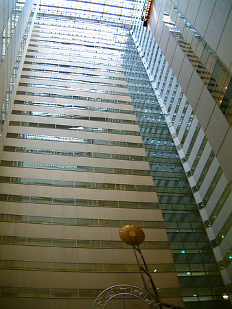 2002 09 05 - Tokyo, Japan - 5 of 60