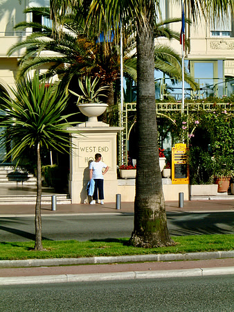 2002 10 31 - Nice, France - 2 of 35
