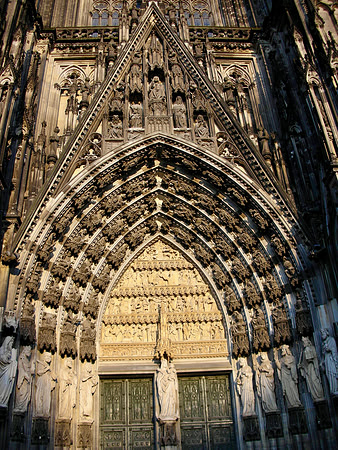 2008 09 23 - Köln, Germany - 11 of 26